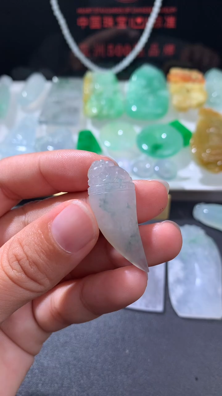 未镶嵌定制翡翠  