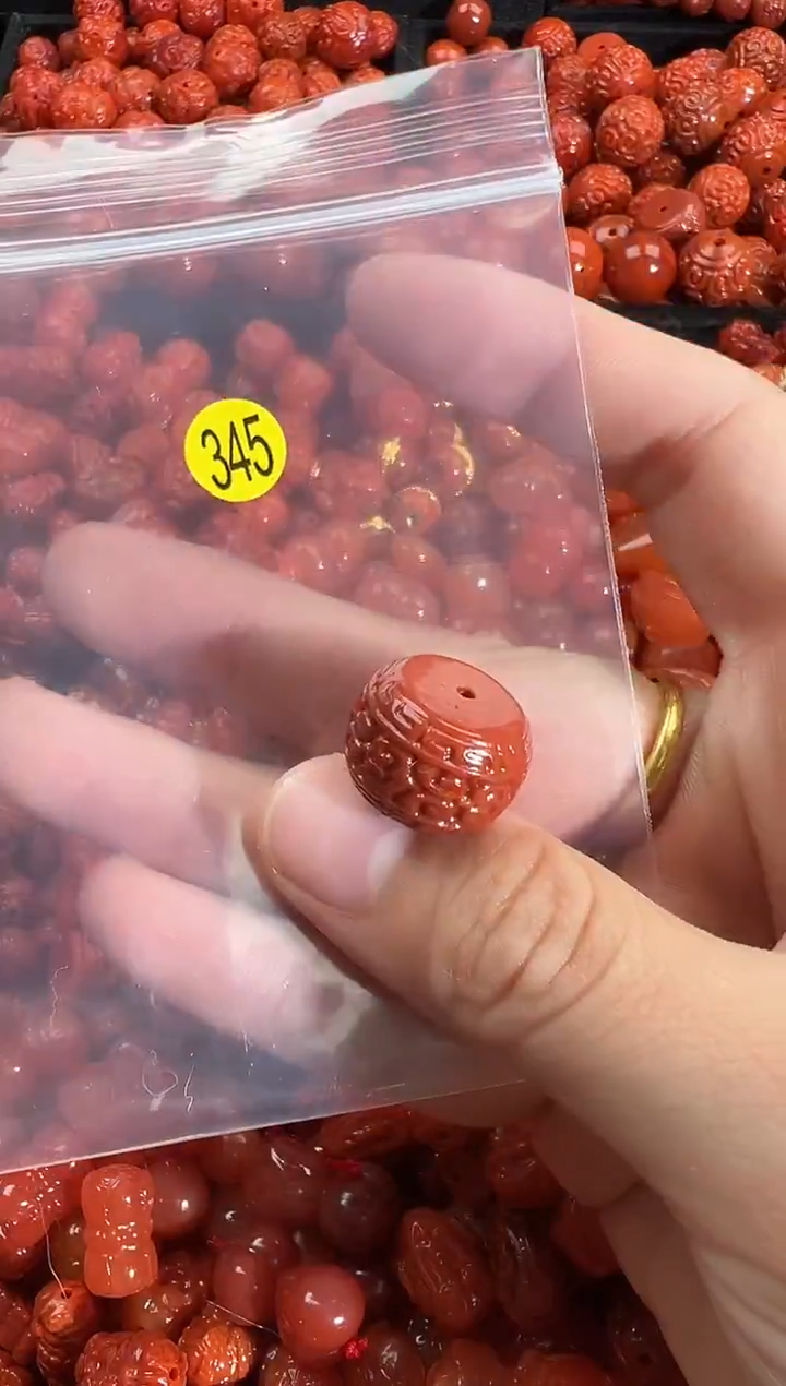 颈饰未镶嵌南红玛瑙1