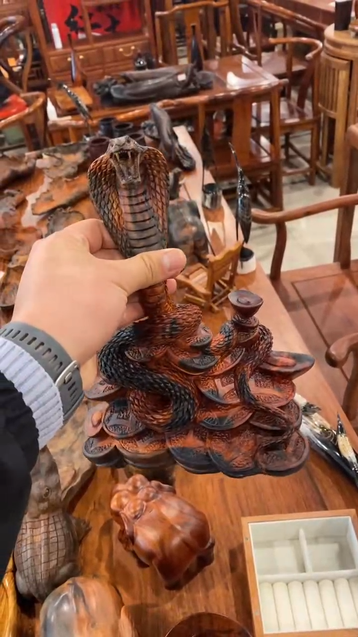 【闪购商品】木老挝大红酸枝蛇年大吉