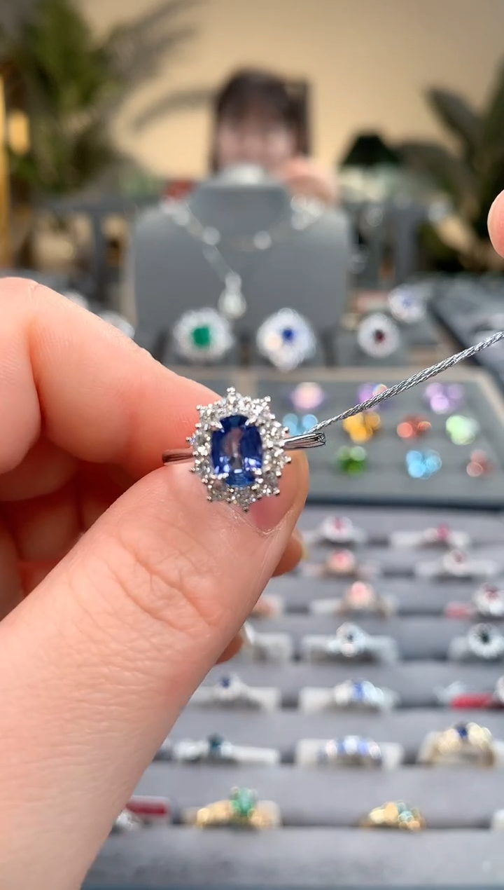 【闪购商品】蓝宝石戒指18K金镶嵌蓝宝石