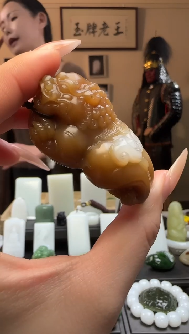 【闪购商品】和田玉糖白貔貅未镶嵌手把件