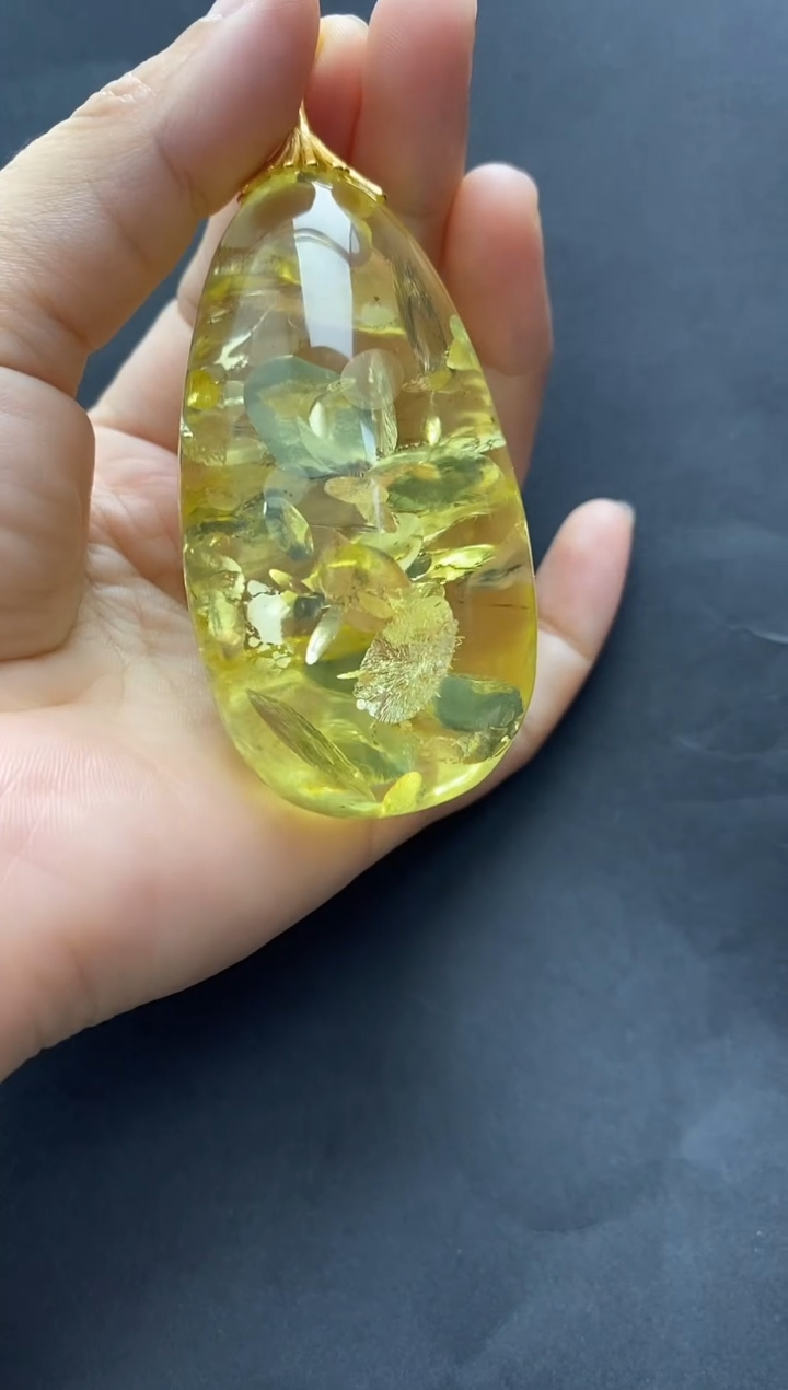 裸石琥珀未镶嵌吊坠