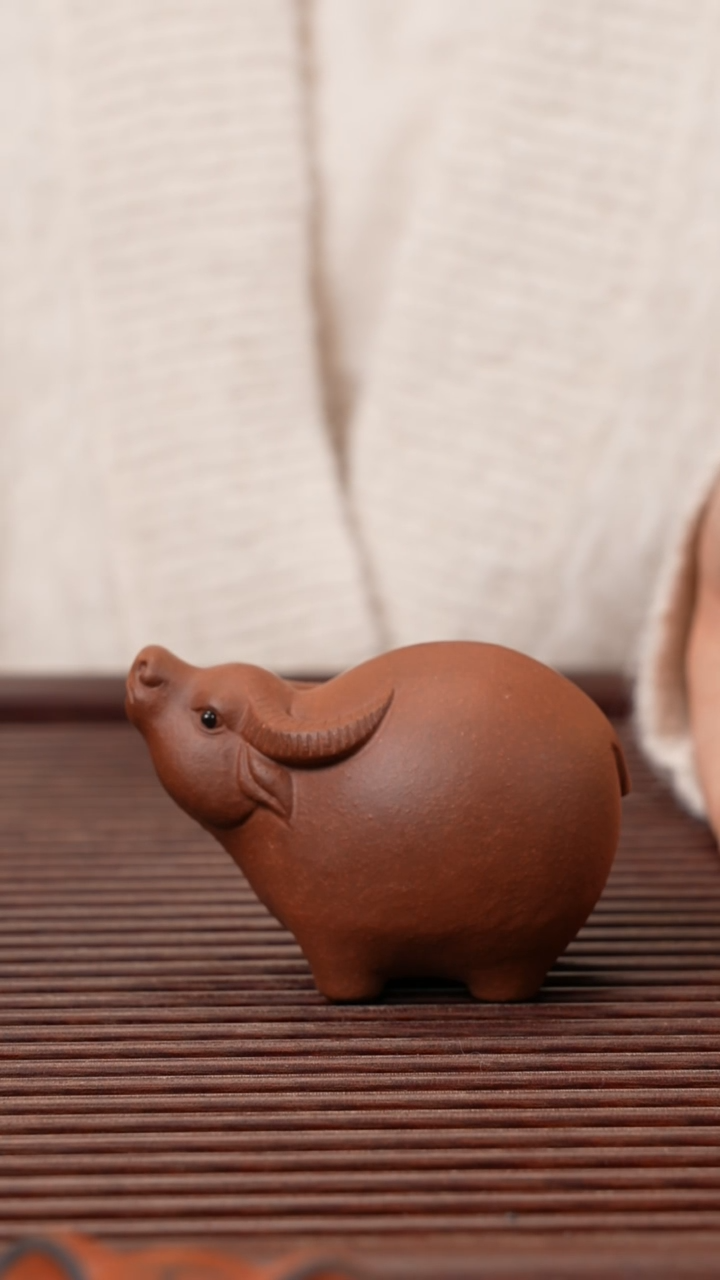 【闪购商品】紫砂茶宠紫泥小牛