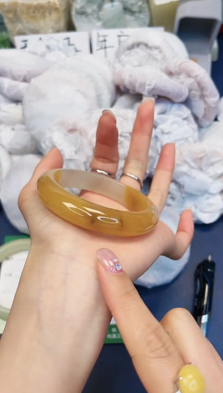 【闪购商品】石英质玉手镯未镶嵌141