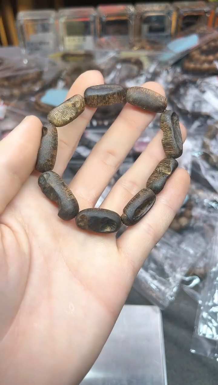 【闪购商品】沉香手串124号板头老料多样性发货1条