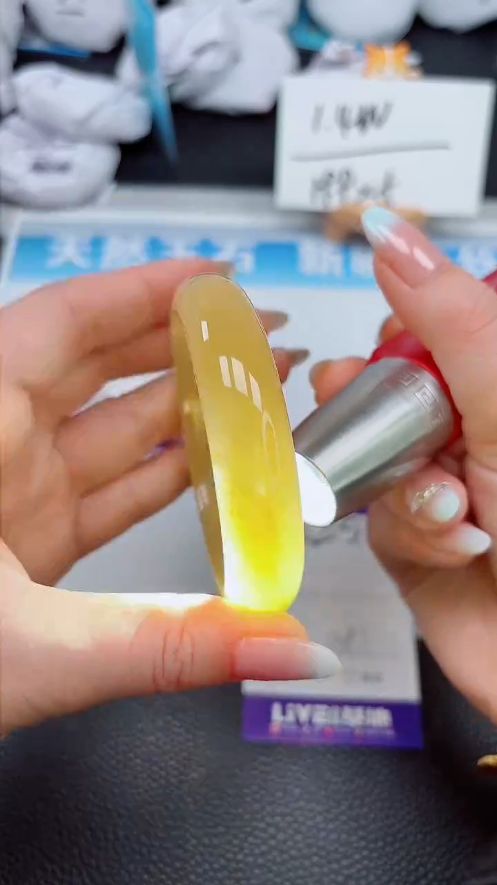 【闪购商品】石英质玉手镯未镶嵌225