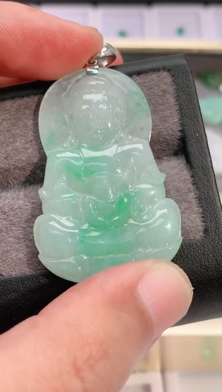 颈饰18K金镶嵌翡翠76g-天然翡翠A货