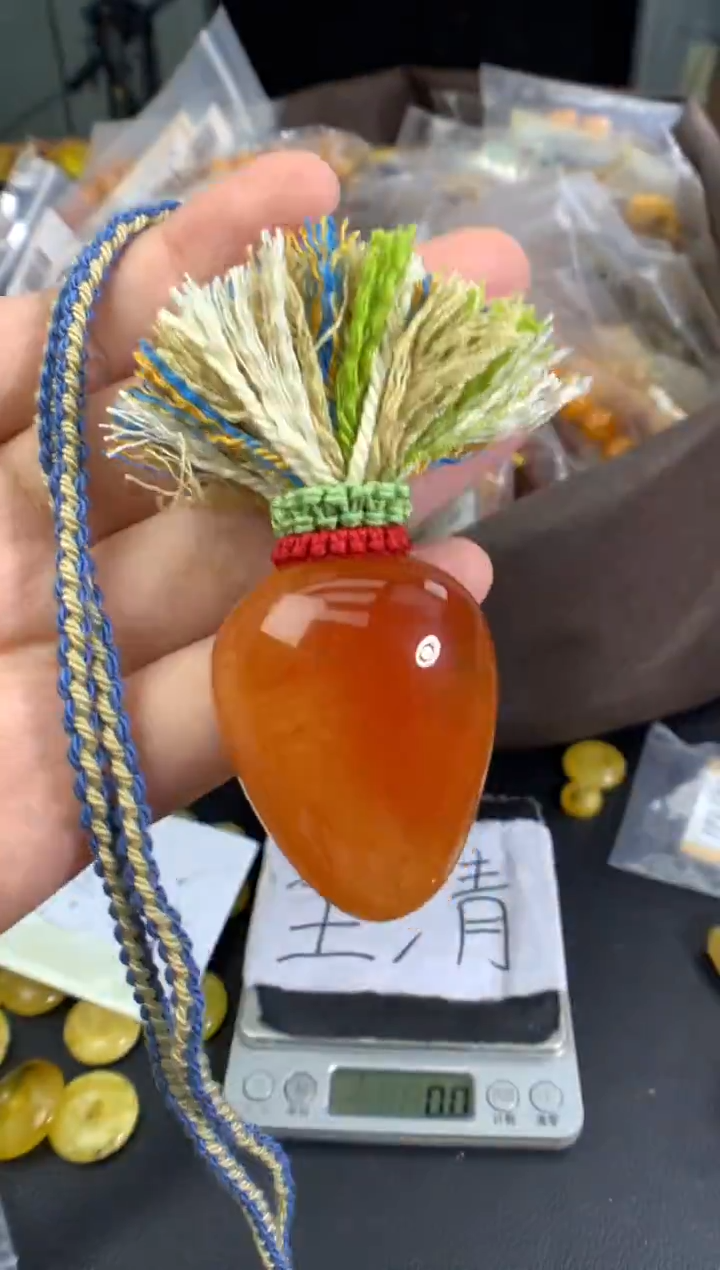 蜜蜡未镶嵌珠宝奇石1