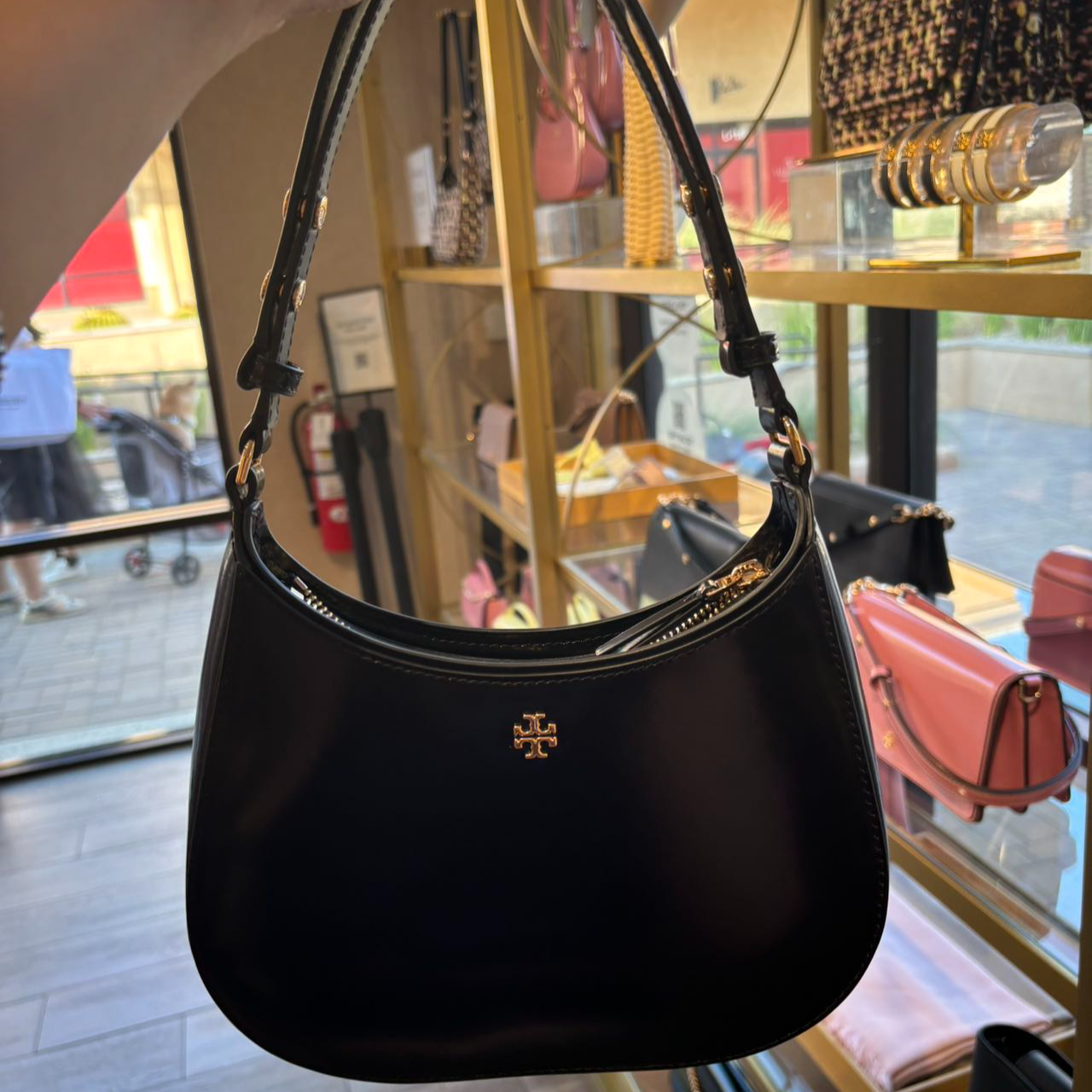 【预售】ToryBurch/汤丽柏琦EMERSON女士典雅黑单肩月牙包147940