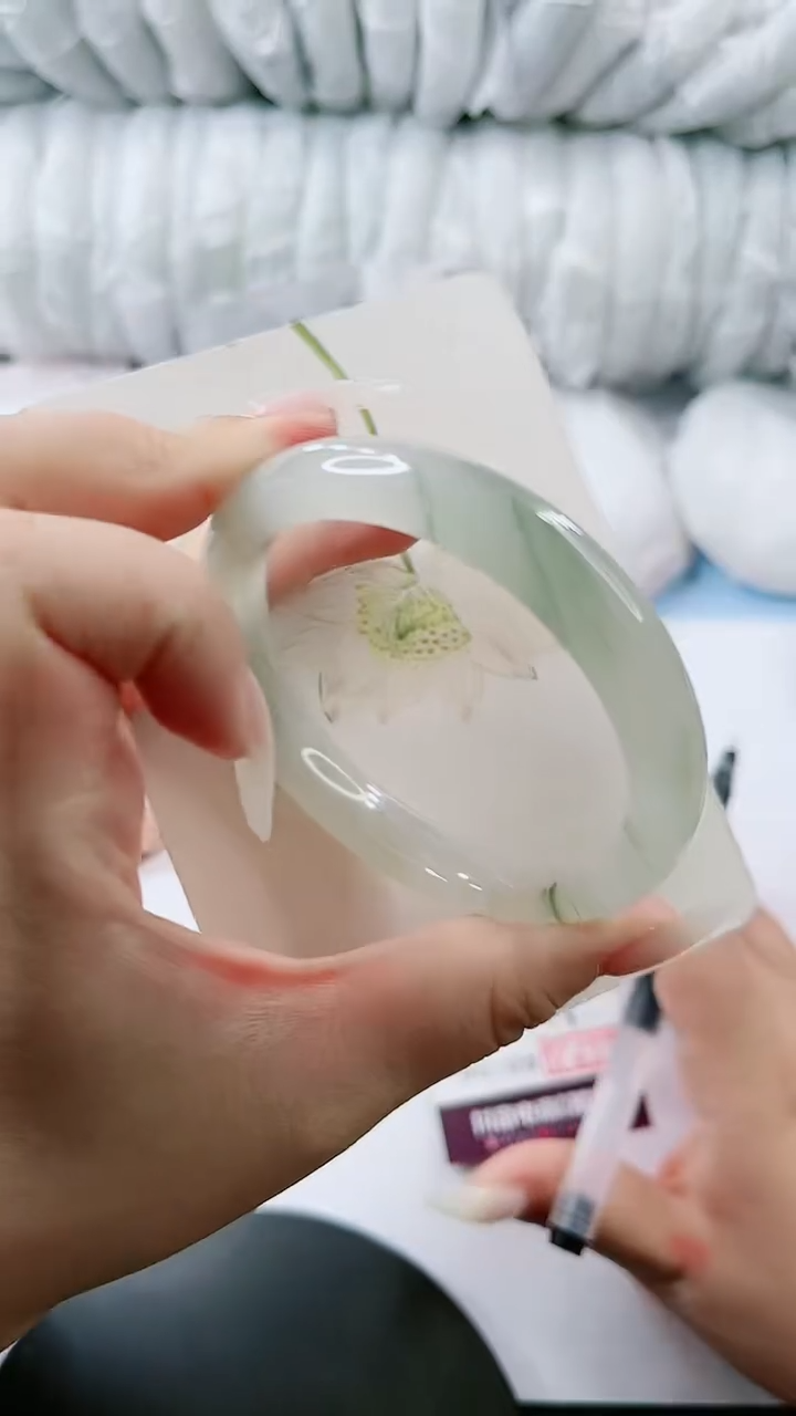 【闪购商品】石英质玉手镯未镶嵌多样性发货L439