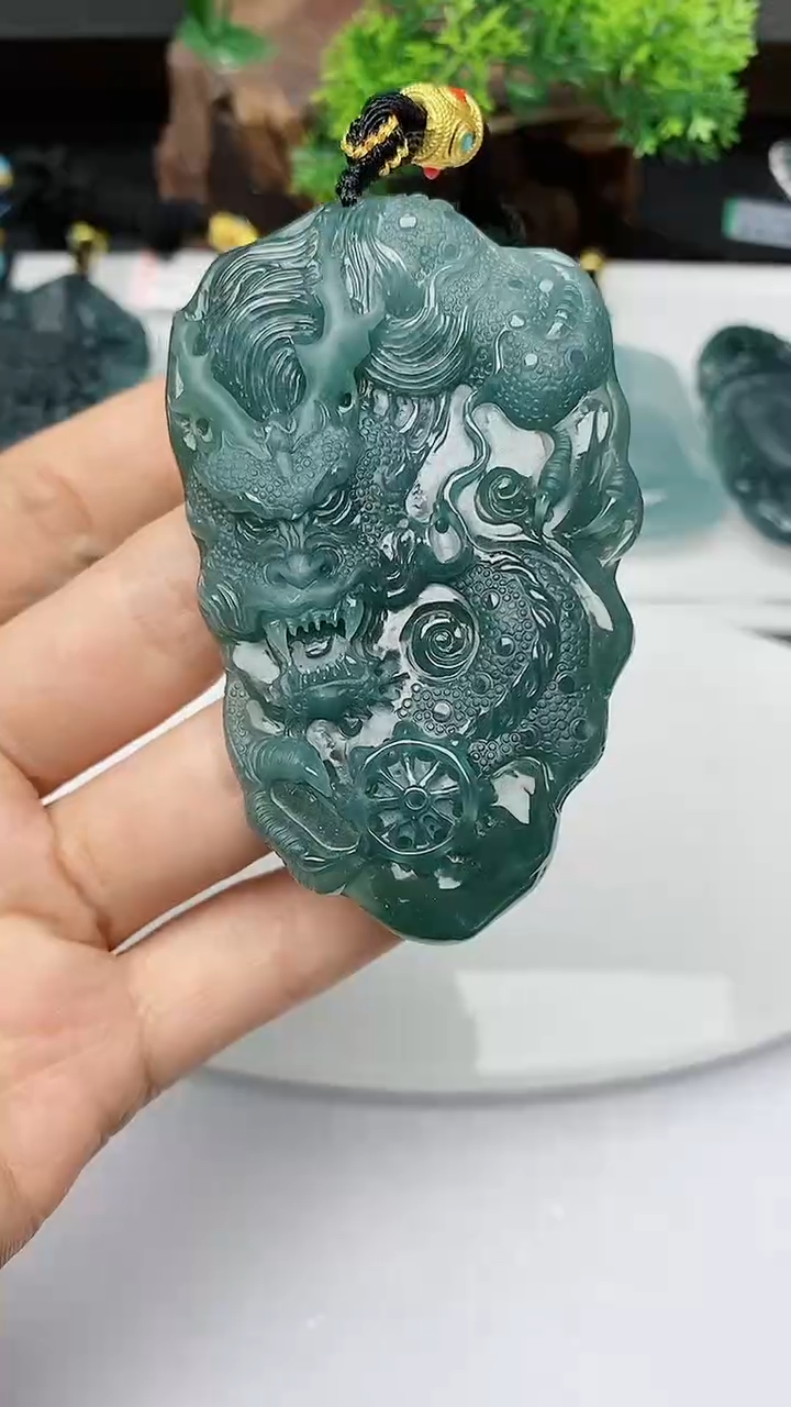 【闪购商品】翡翠颈饰未镶嵌