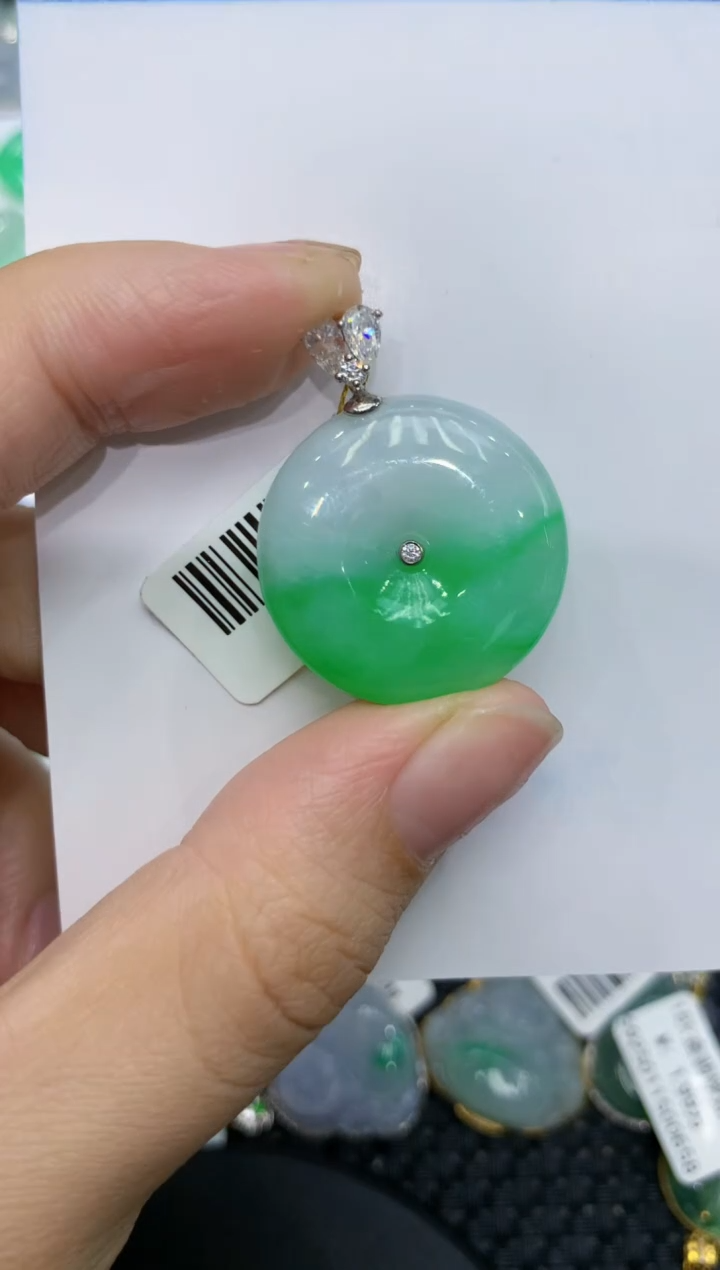 【闪购商品】翡翠颈饰18K金镶嵌111111111