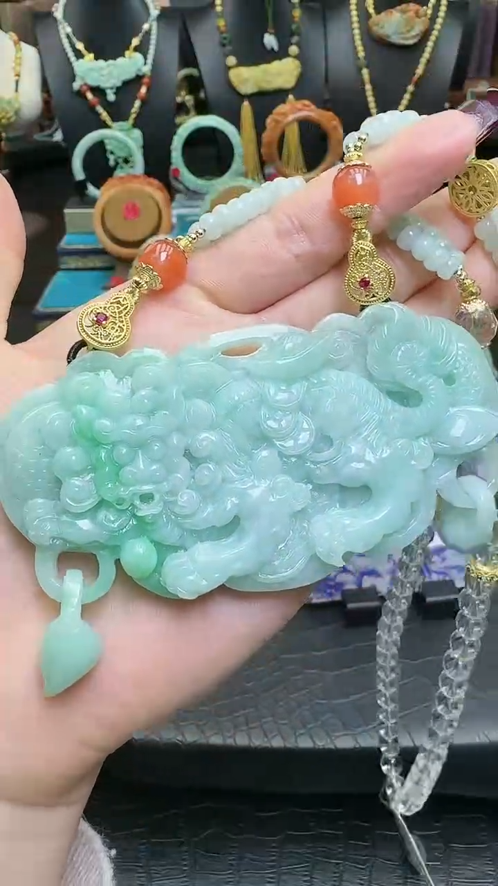 【闪购商品】翡翠颈饰未镶嵌貔貅