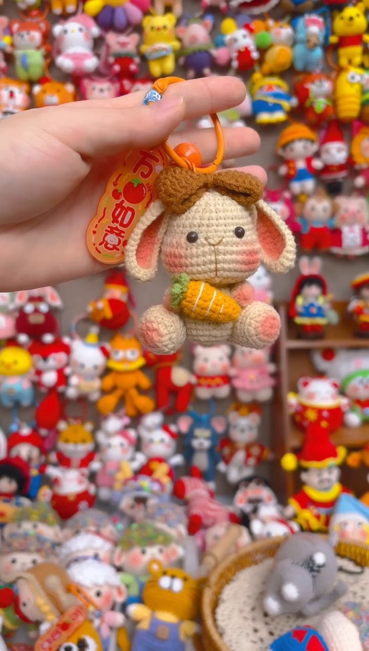 纯手工制作毛线钩织成品胡萝卜小兔