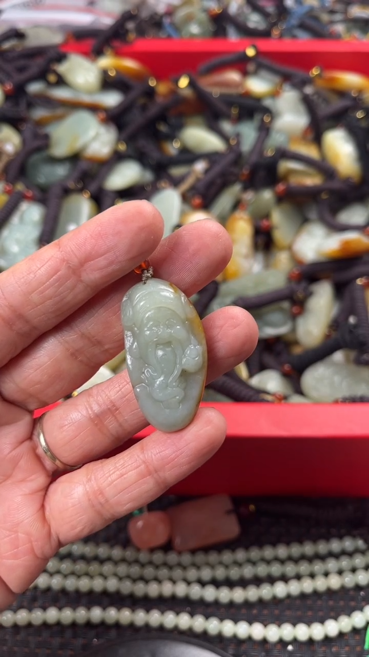 【闪购商品】和田玉颈饰未镶嵌多样性发货没有证书拍一发一有瑕