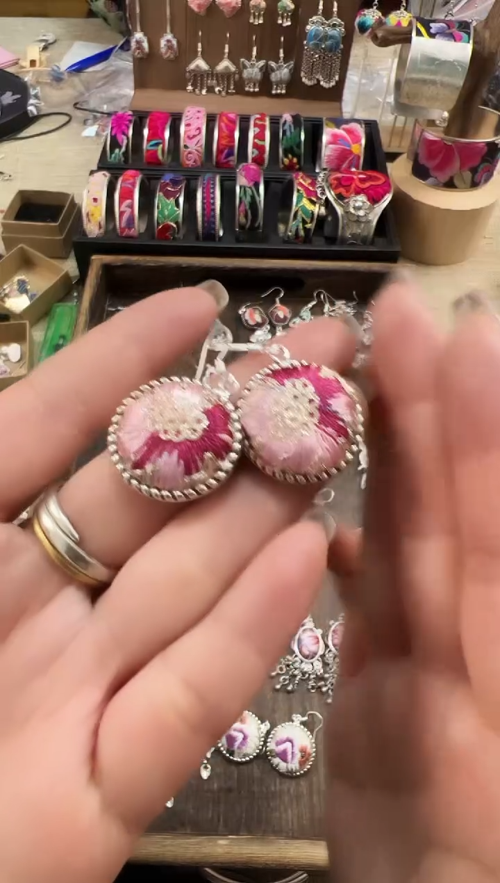 【闪购商品】织绣民族风老绣饰品123