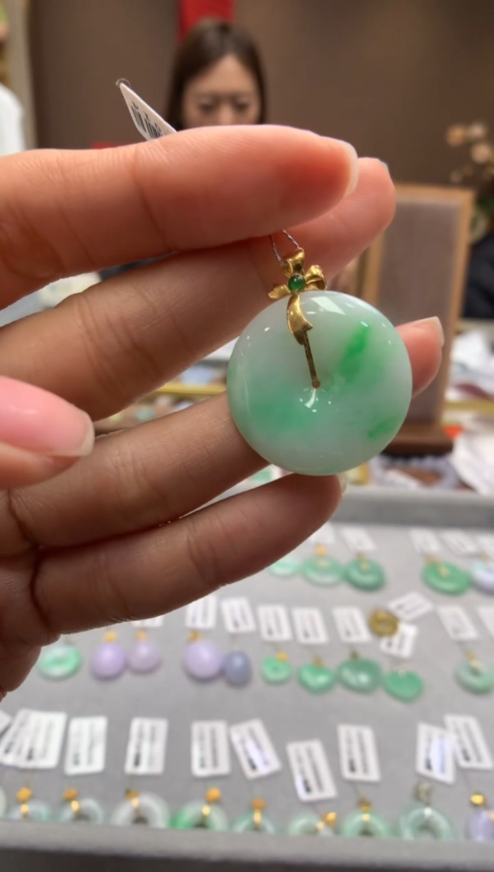 【闪购商品】翡翠颈饰18K金镶嵌平安扣