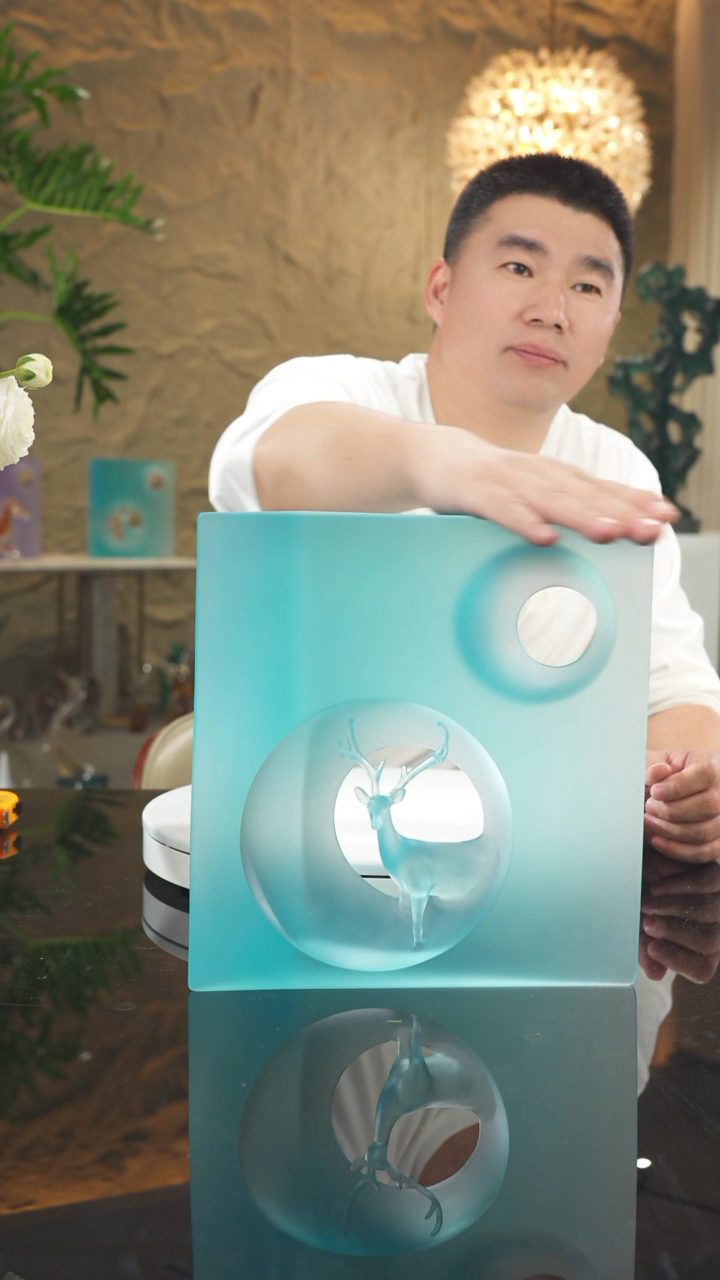 【闪购商品】瓷片设计款蓝色鹿摆件