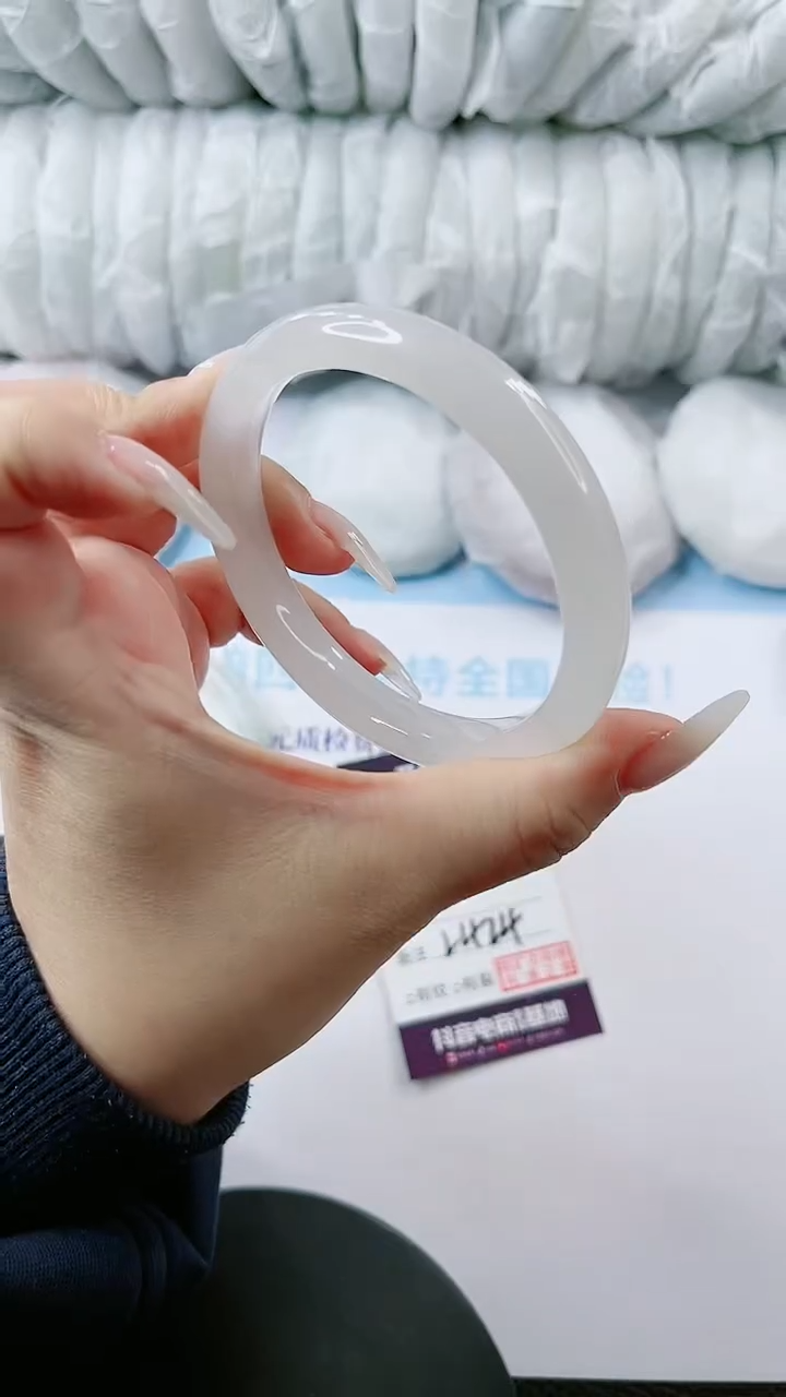 【闪购商品】石英质玉手镯未镶嵌多样性发货L424