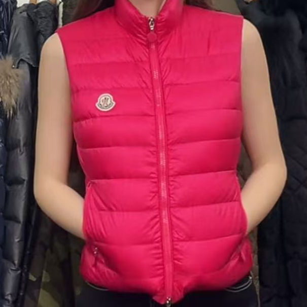 99新 MONCLER HZ粉色羽绒马甲二手奢侈品