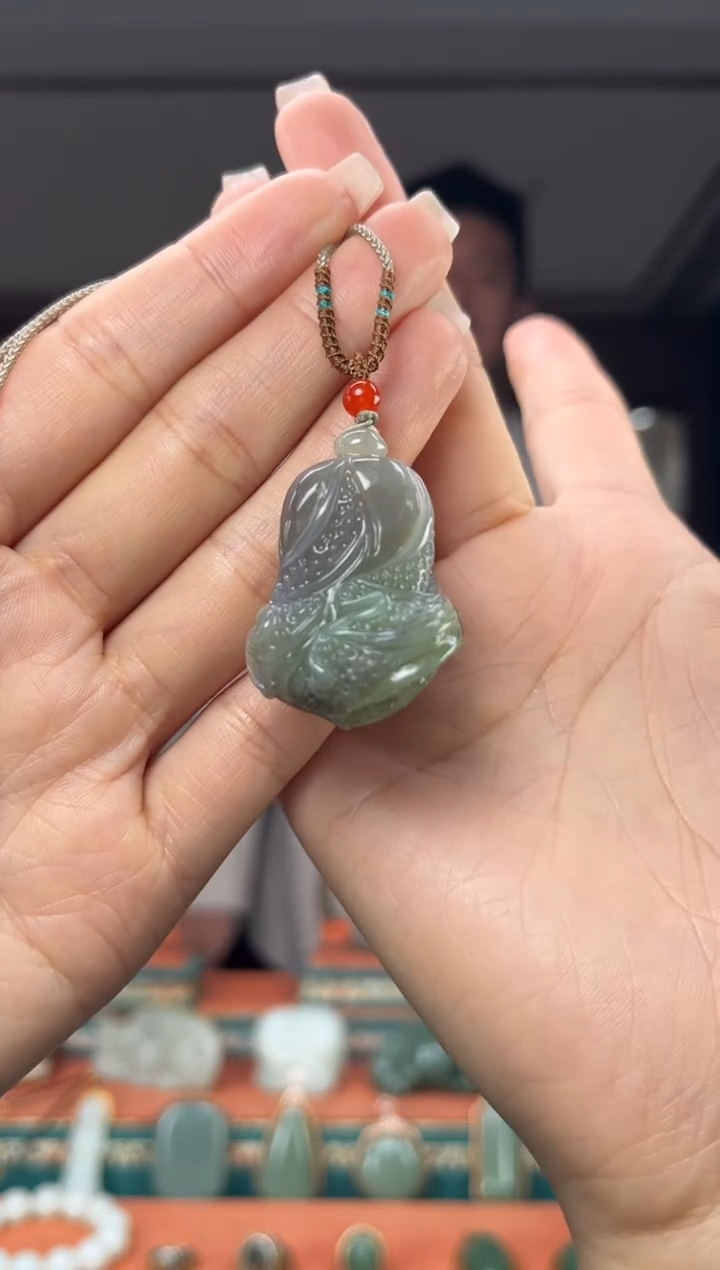 颈饰未镶嵌和田玉佩佩