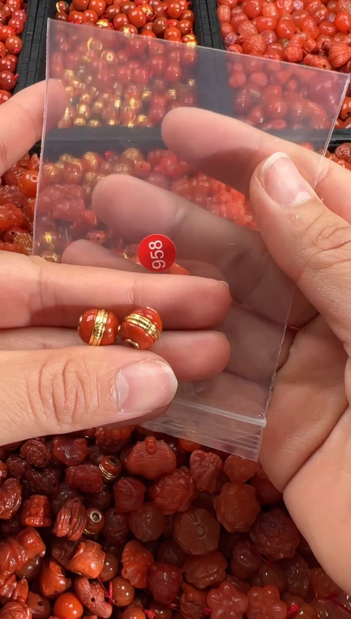 【闪购商品】南红玛瑙颈饰未镶嵌1