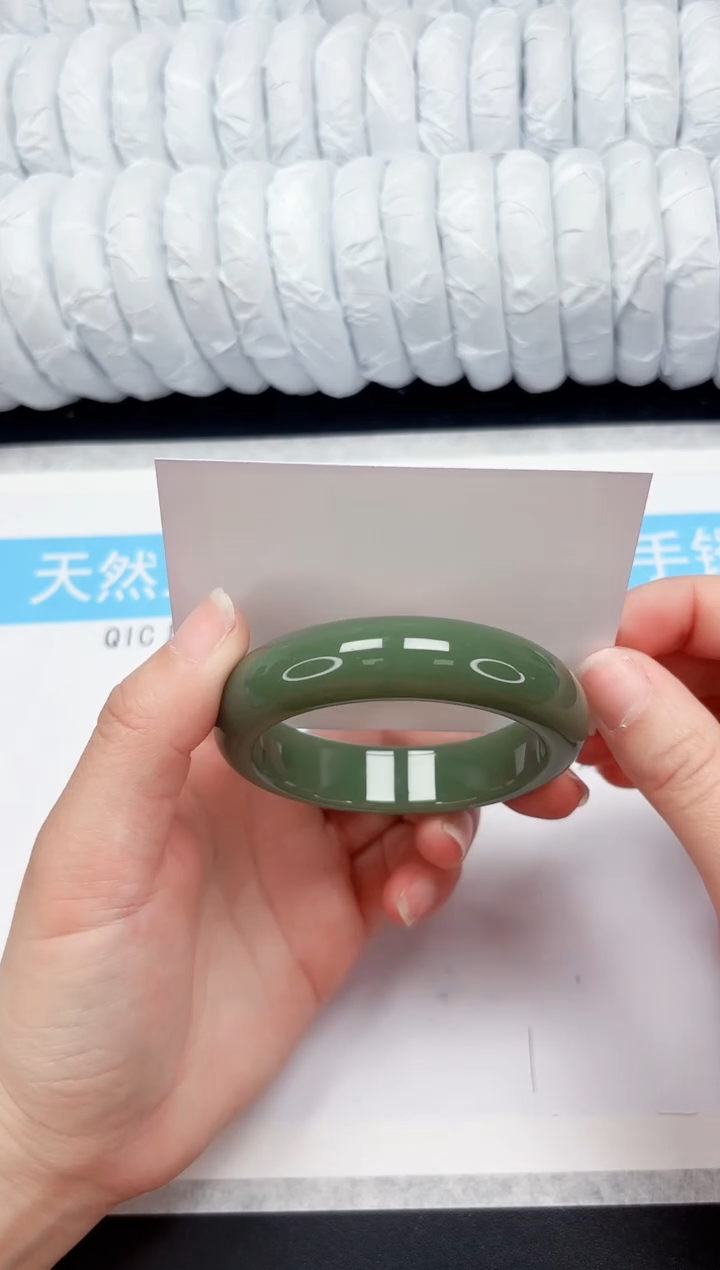 【闪购商品】石英质玉手镯未镶嵌31-55.9