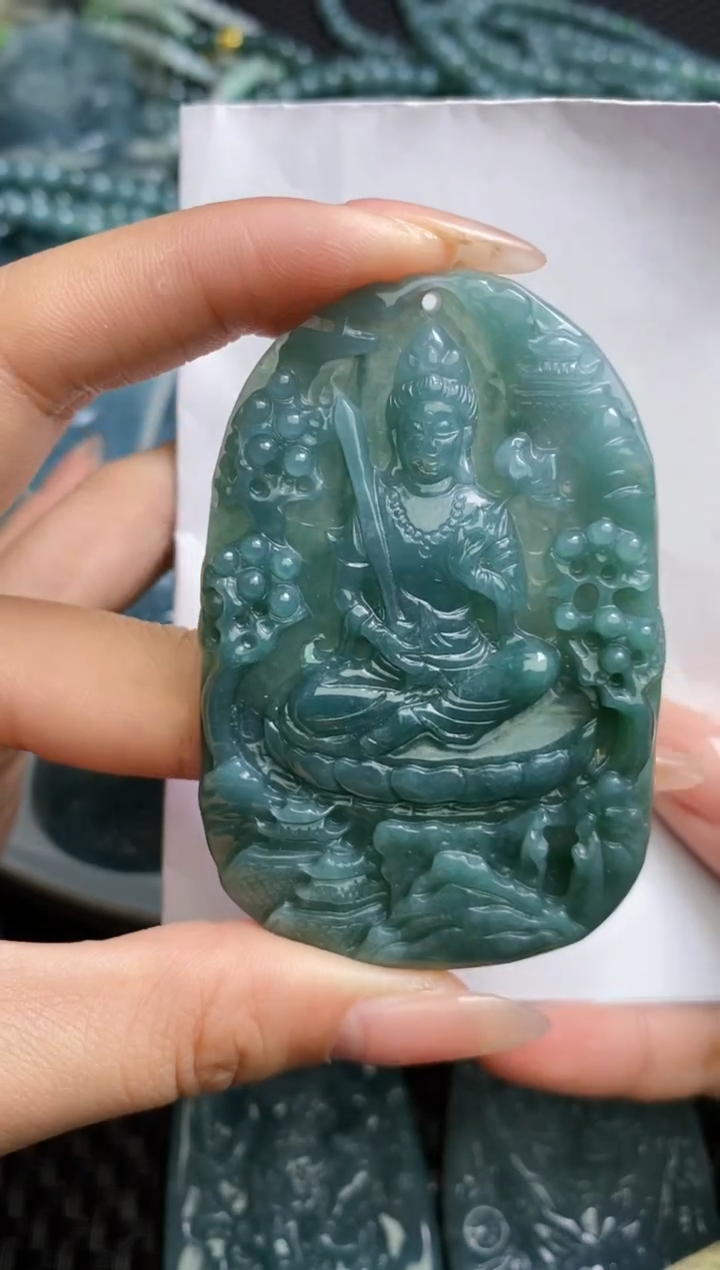 【闪购商品】翡翠颈饰未镶嵌         