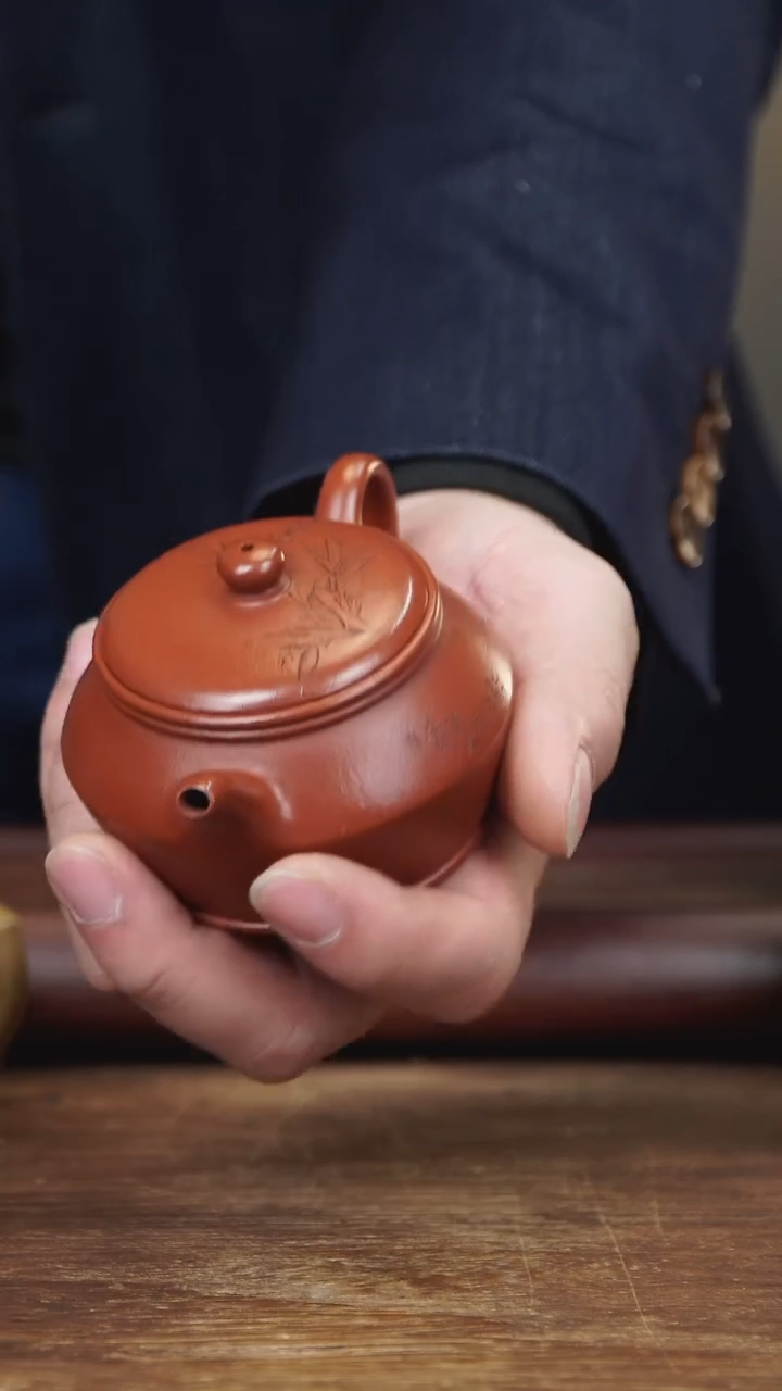 【闪购商品】紫砂茶壶120ml 微瑕 全手刻绘曼殊 朱泥