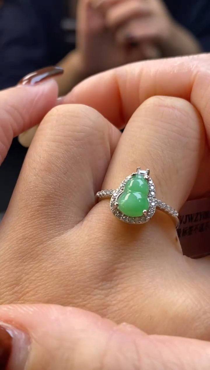 颈饰银S925镶嵌翡翠净货16612