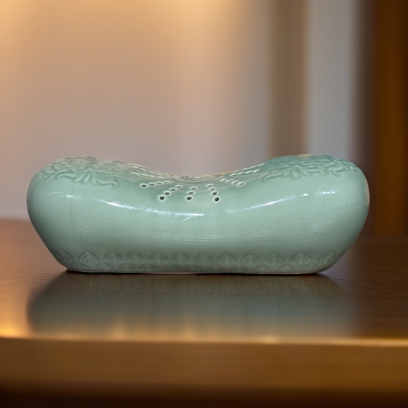 【长安知己】耀州窑天青秘色中式家用创意简约缠枝牡丹纹陶瓷枕头