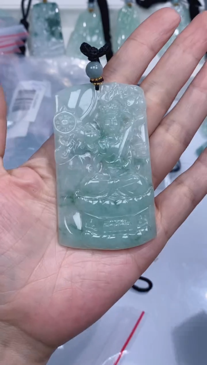 颈饰未镶嵌翡翠吊坠