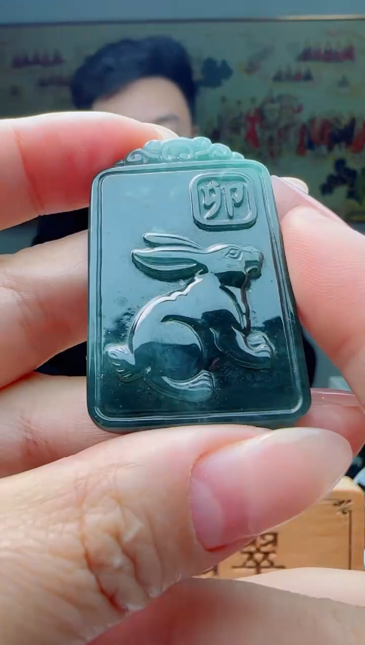 【闪购商品】翡翠颈饰未镶嵌兔