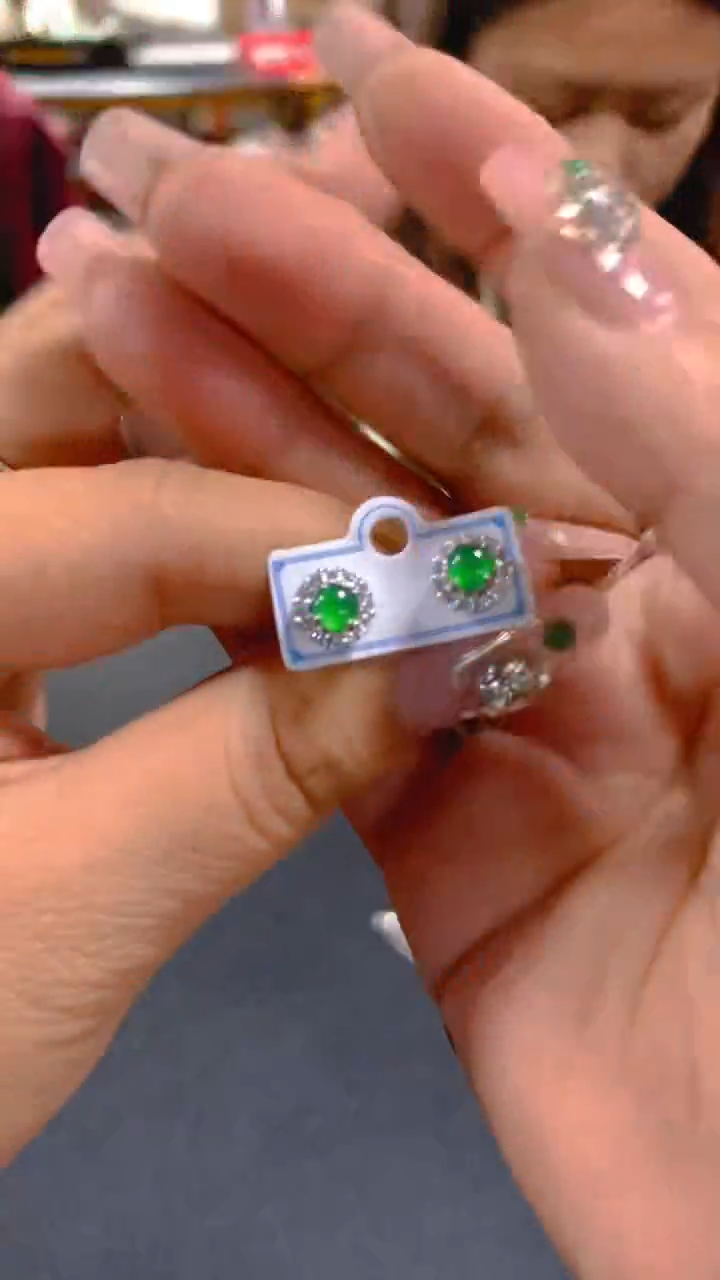 【闪购商品】翡翠耳饰未镶嵌0934073594多样性发其一