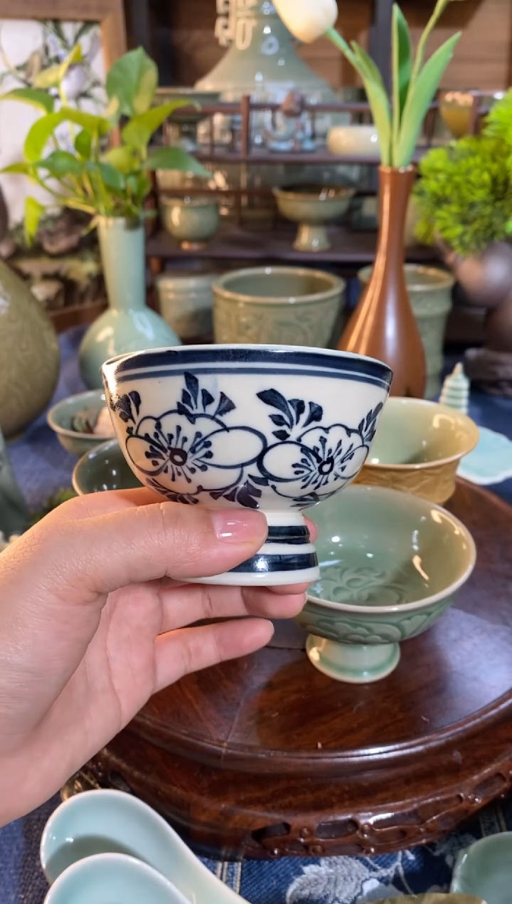 【闪购商品】122666陈炉兰花瓷高足杯1只花纹随机