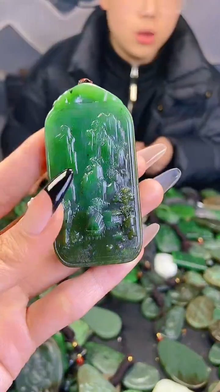 颈饰未镶嵌和田玉1