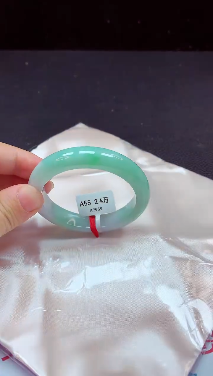 【闪购商品】翡翠手镯未镶嵌镯子55