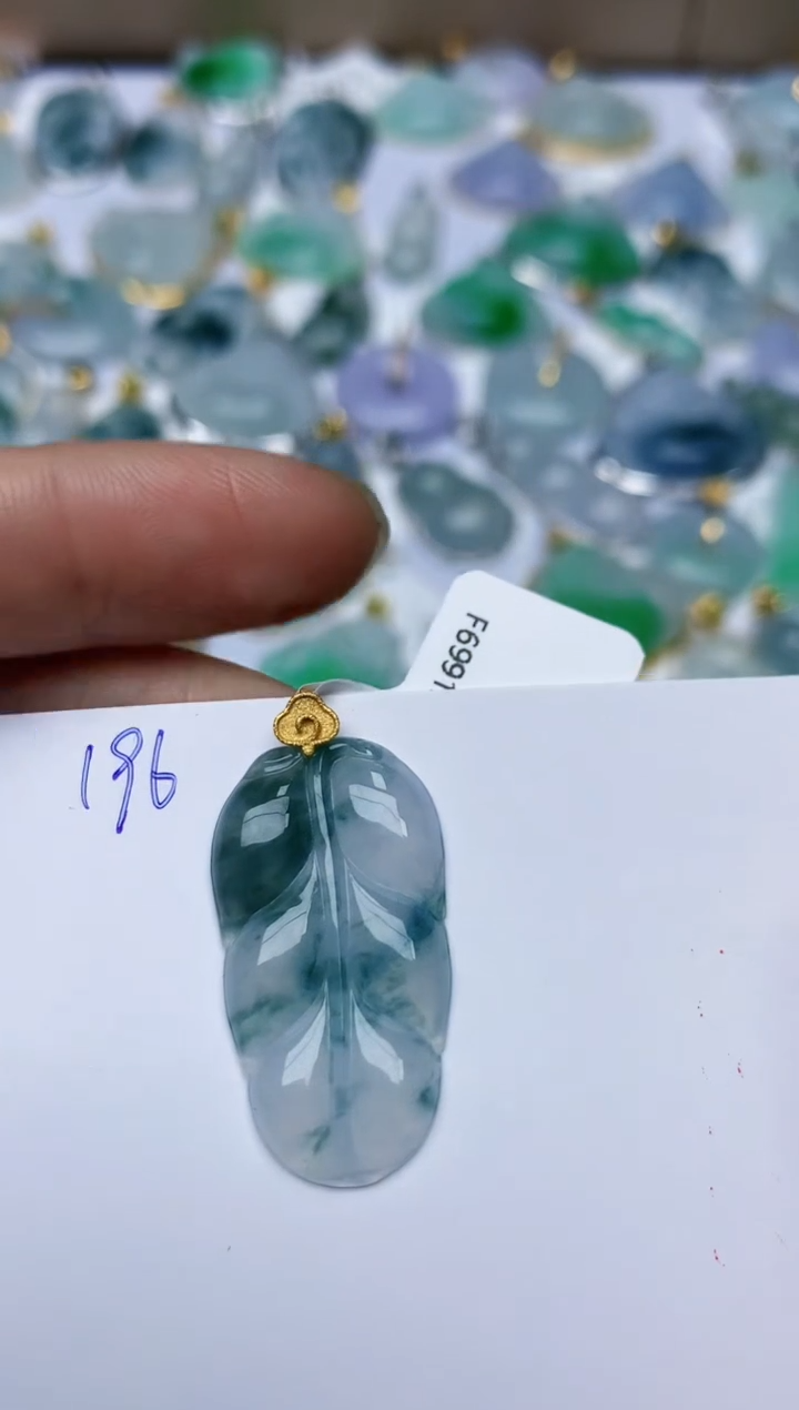 【闪购商品】翡翠颈饰18K金镶嵌天然翡翠A货  