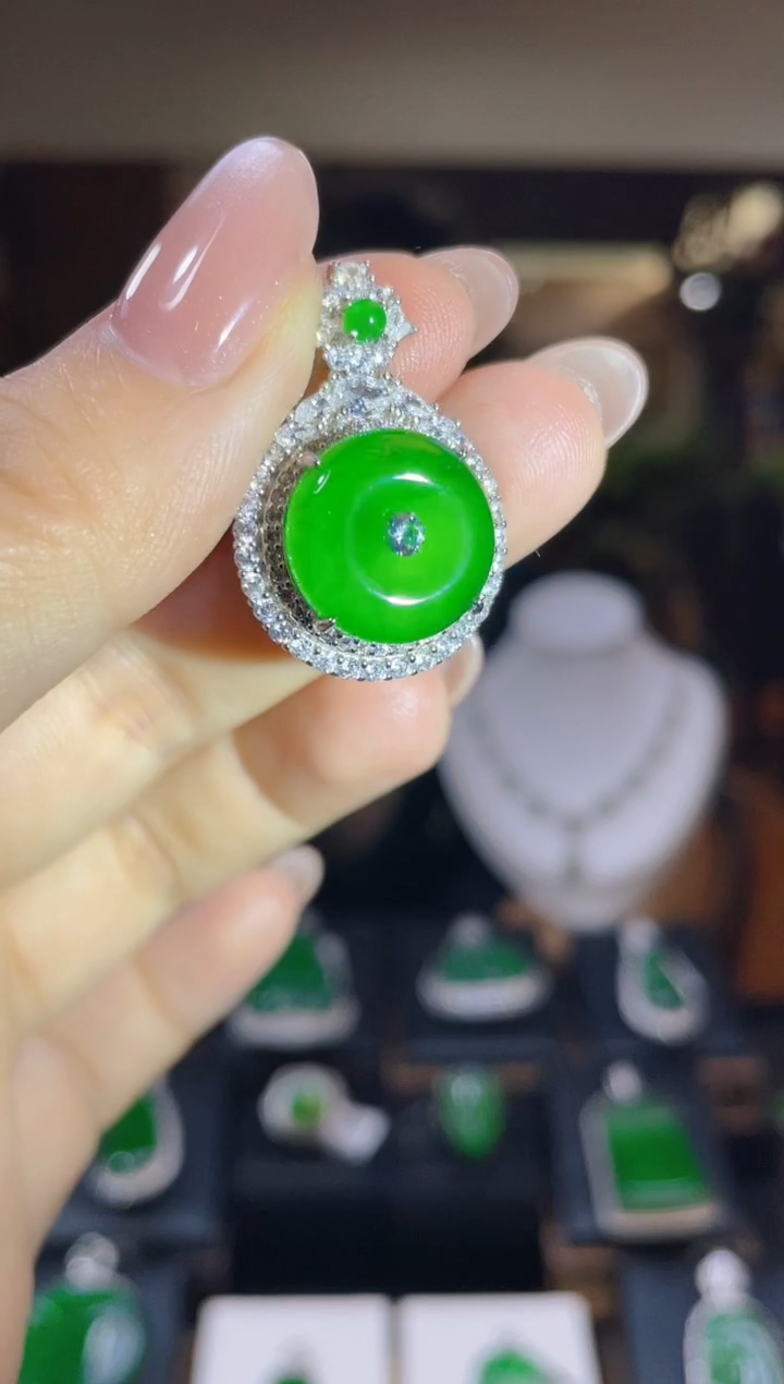 【闪购商品】翡翠吊坠(不含链)未镶嵌平安扣