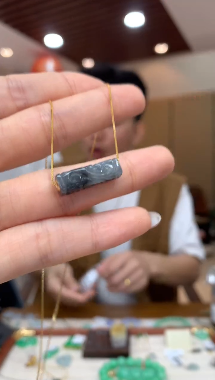 吊坠(不含链)18K金镶嵌翡翠无事柱配银链多样性发货1件