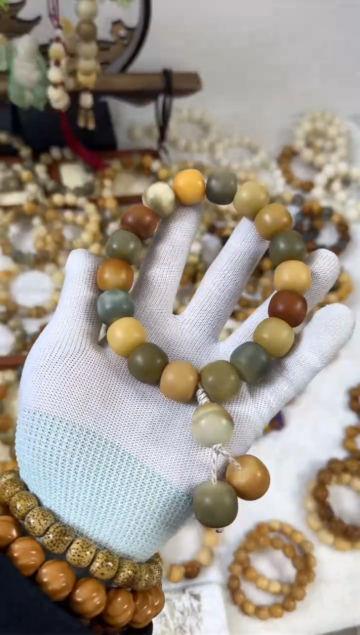 【闪购商品】白玉菩提手串17手持