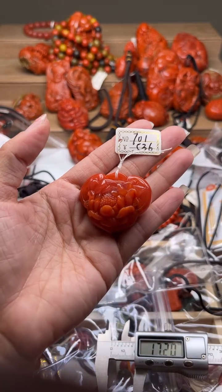 【闪购商品】南红玛瑙珠宝奇石未镶嵌701
