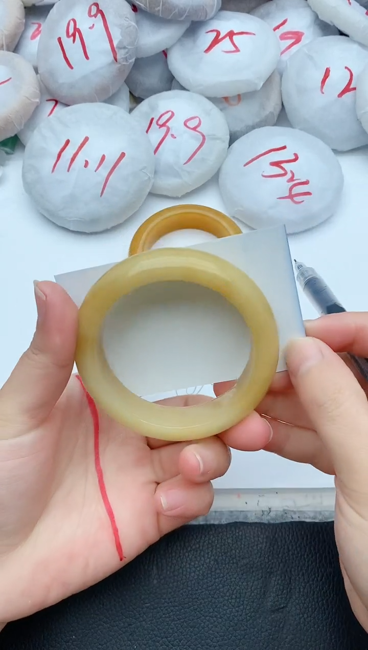 【闪购商品】石英质玉手镯未镶嵌147+54/55