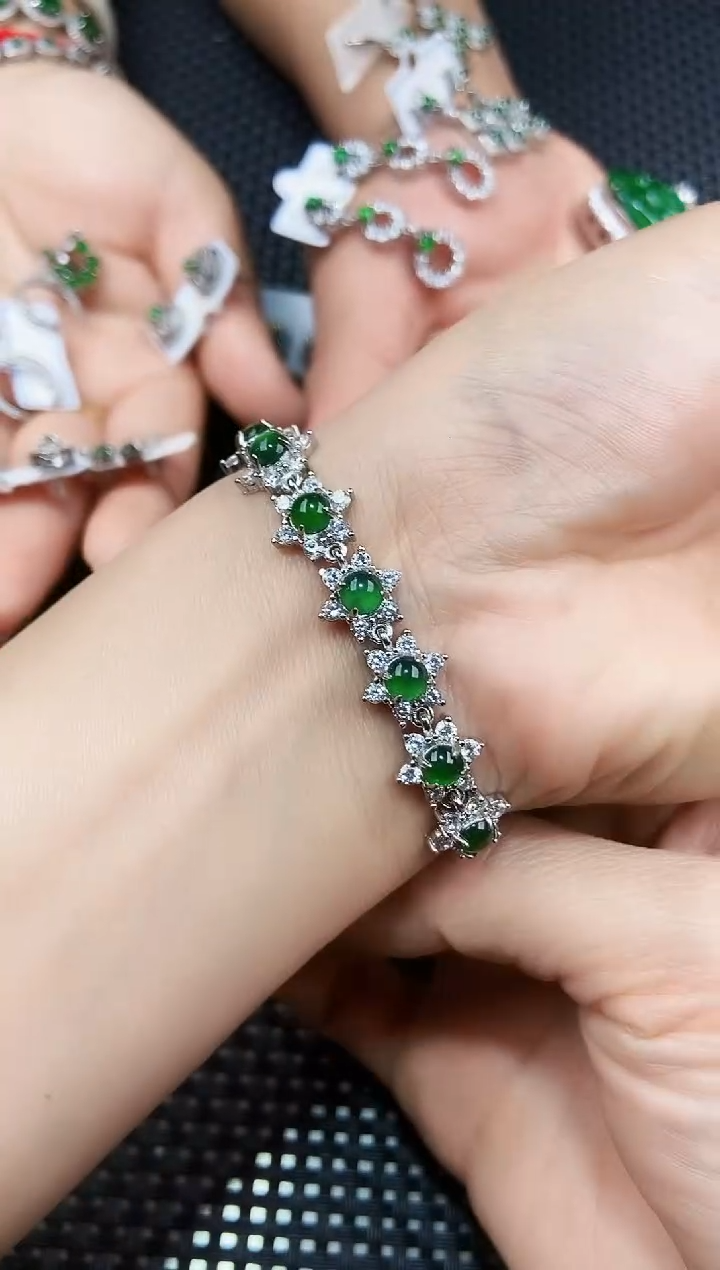 【闪购商品】翡翠手链未镶嵌111111111