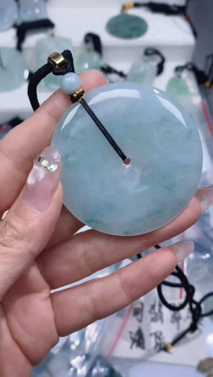 颈饰未镶嵌翡翠吊坠