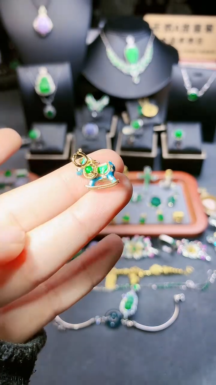 【闪购商品】翡翠吊坠(不含链)银S925镶嵌小提留