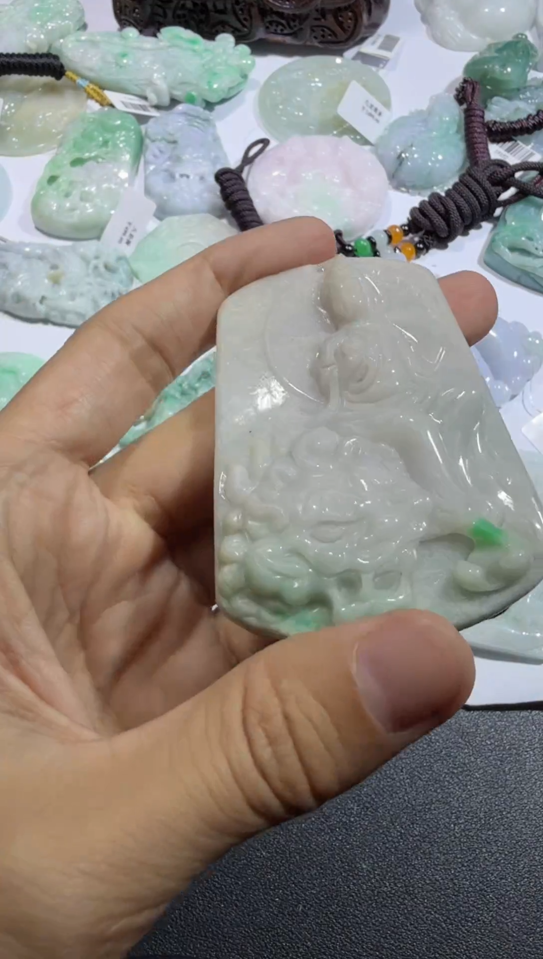 【闪购商品】翡翠颈饰未镶嵌00009575