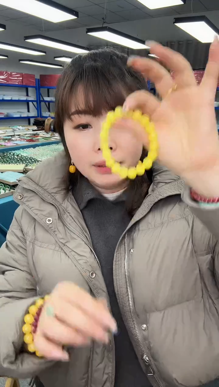 蜜蜡颈饰未镶嵌9+单圈手串