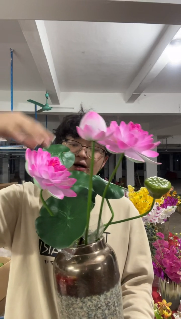 【闪购商品】仿真花束荷花1束