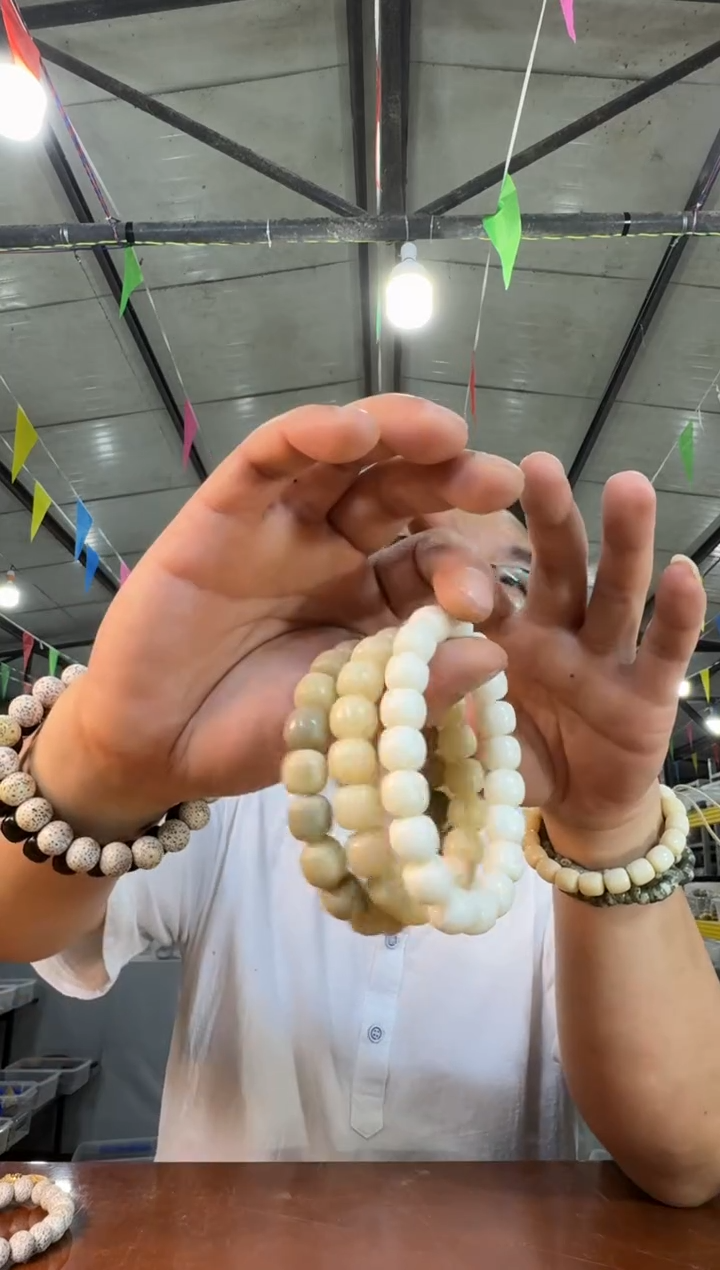 菩提根/象牙果手串A28实物为准